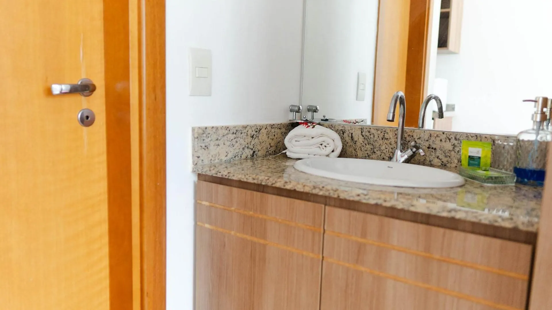 Sm1112 Flat Regiao Central Prox Embaixada Americana ブラジリア